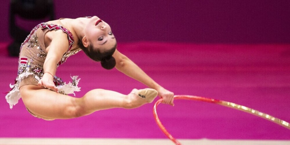 ЧМ по художественной гимнастике: россиянка Дина Аверина стала первой, а Елизавета Полстяная из Латвии десятой