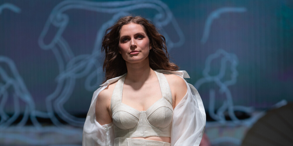 Māra Sleja šomēnes Rīgas modes nedēļā.