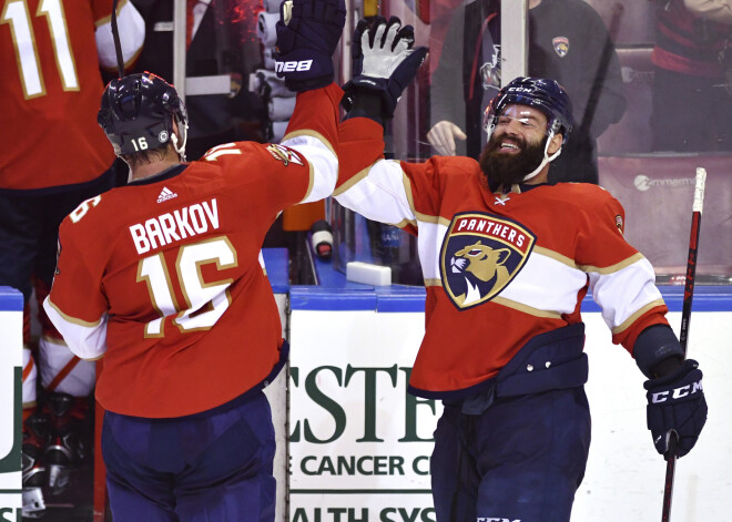 Floridas "Panthers" turpina NHL sezonu bez zaudējumiem