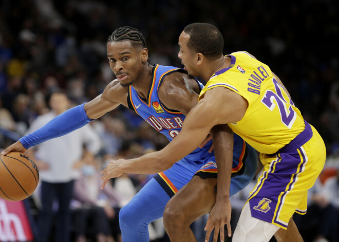 Oklahomasitijas "Thunder" sezonas pirmo uzvaru izcīna pret ambiciozo "Lakers"