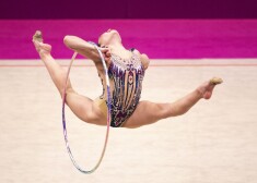 Latvijas mākslas vingrotāja Jeļizaveta Polstjanaja vingrojumā ar apli pasaules čempionātā.
