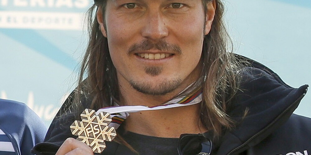 Alekss Pullins (1987-2020).