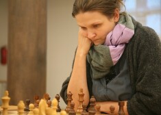 Rogulei neizšķirts "Grand Swiss" šaha turnīra piektajā kārtā