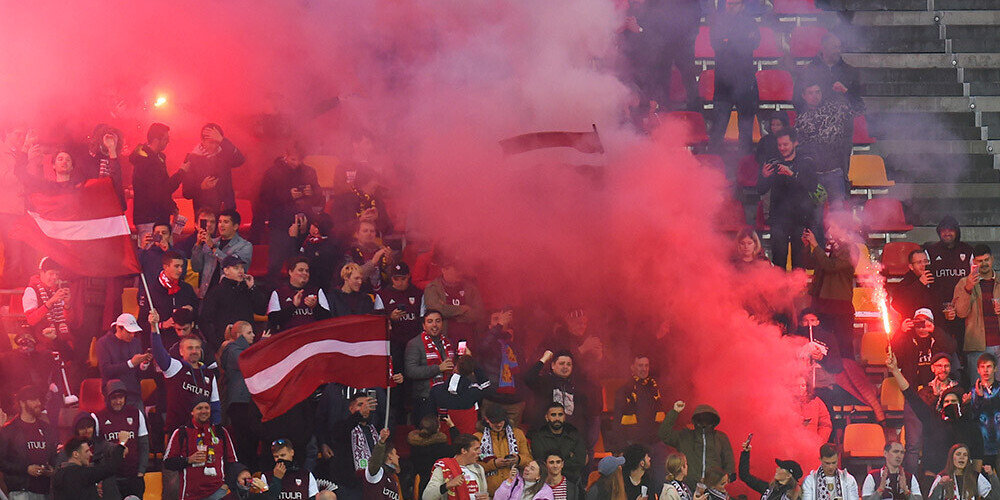 Fani 2022.gada Pasaules kausa kvalifikācijas turnīra spēlē futbolā starp Latvijas un Norvēģijas komandām Daugavas stadionā.