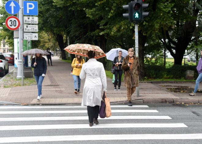 Novērota "interesanta sakritība" ar Covid-19 inficēto vecuma grupās