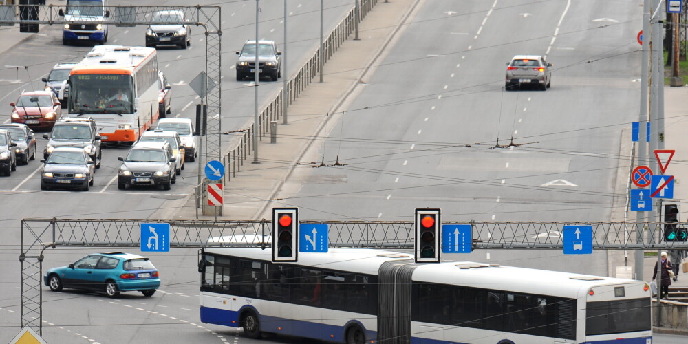 На некоторых автобусах Rīgas satiksme с 3 ноября появится красный световой индикатор. Что это значит?