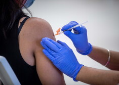 Vakcinētajiem inficēšanās ar Covid-19 gadījumā slimības pabalstu plāno piešķirt jau no pirmās darbnespējas dienas