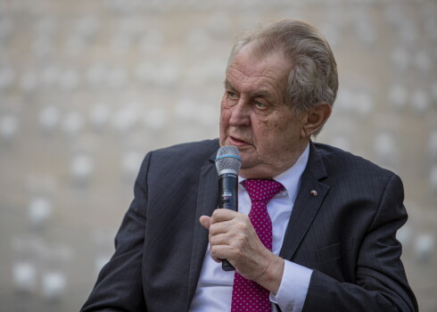 Veselības likstu māktais Čehijas prezidents pametis intensīvās aprūpes nodaļu