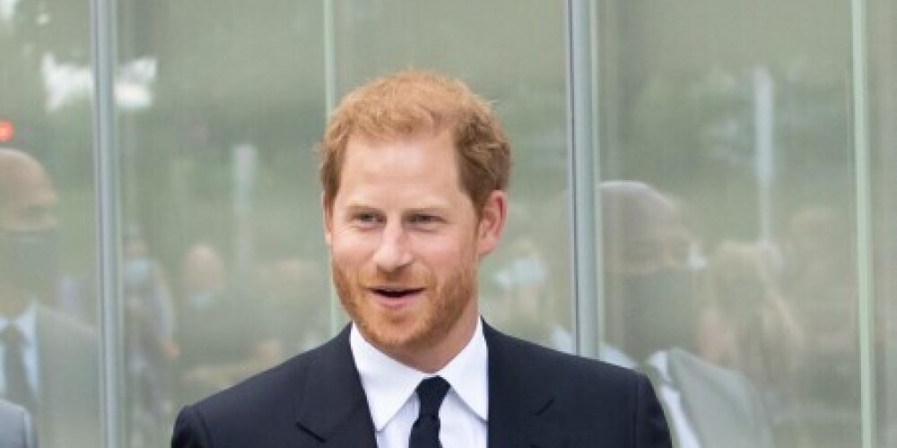 Эксперт по языку жестов раскрыл, что на самом деле принц Гарри думает о конфликте с королевской семьей