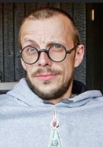 Jānis Sondars jau gadiem ilgi uzvedas agresīvi un neadekvāti.