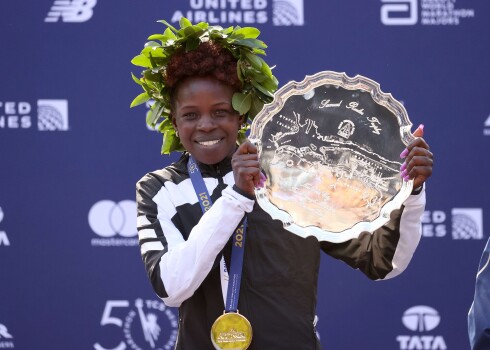 Olimpiskā čempione Džepčirčira un Korirs uzvar Ņujorkas maratonā