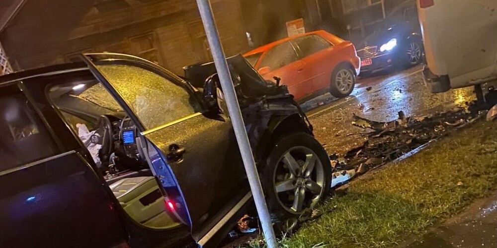 Ceļu satiksmes negadījumā Rīgā cietuši divi cilvēki