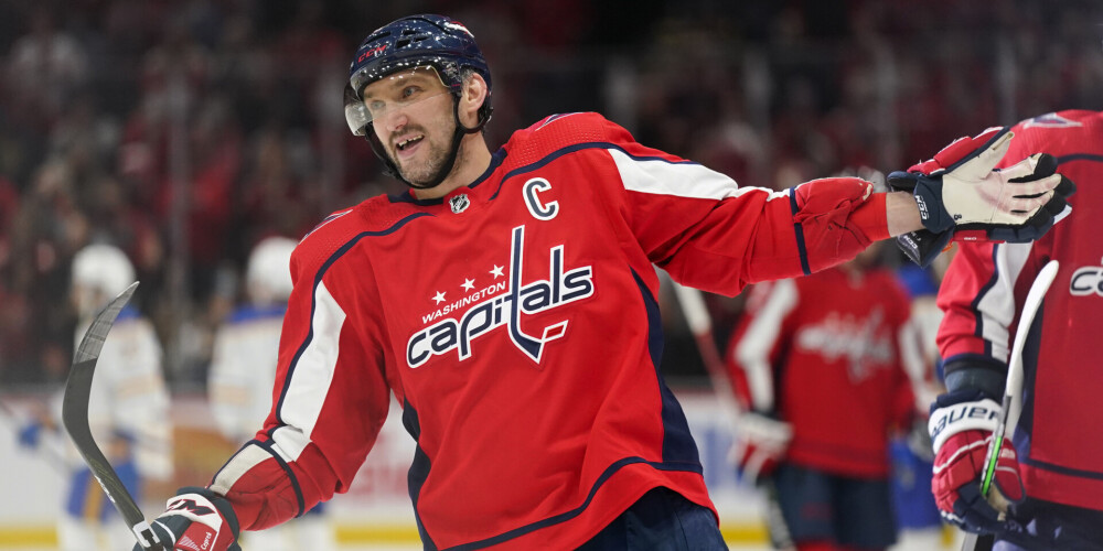Aleksandrs Ovečkins NHL visu laiku labāko vārtu guvēju sarakstā noķēris Bretu Halu.
