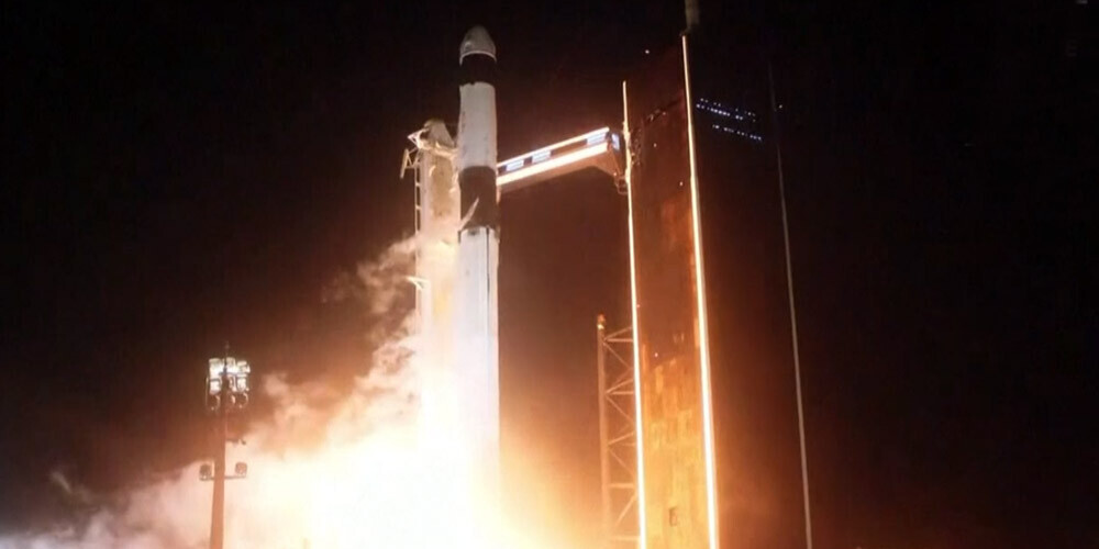 "SpaceX" kosmosa kuģa starts notika pēc tā vairākkārtējas atlikšanas. 