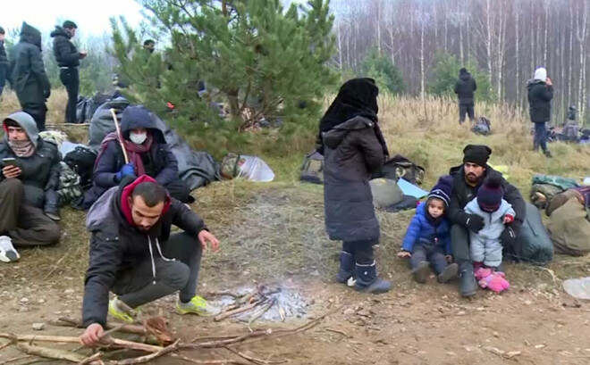Daudzi migranti palikuši bez ūdens un salst.
