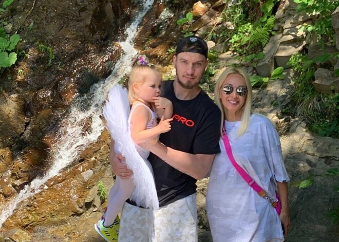 "Как можно быть такой?!": муж наорал на Леру Кудрявцеву, которая поступила, как "тупенькая блондинка"