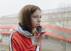 Kadrs no režisores Lindas Oltes debijas filmas "Māsas".