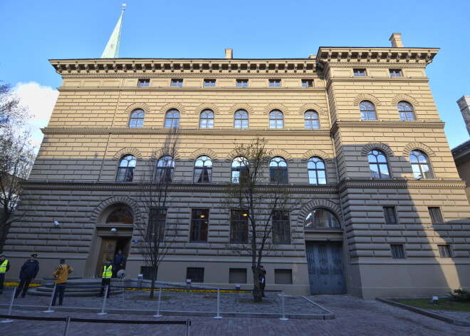 Konceptuāli atbalsta liegumu Saeimas deputātiem bez Covid-19 sertifikāta strādāt klātienē