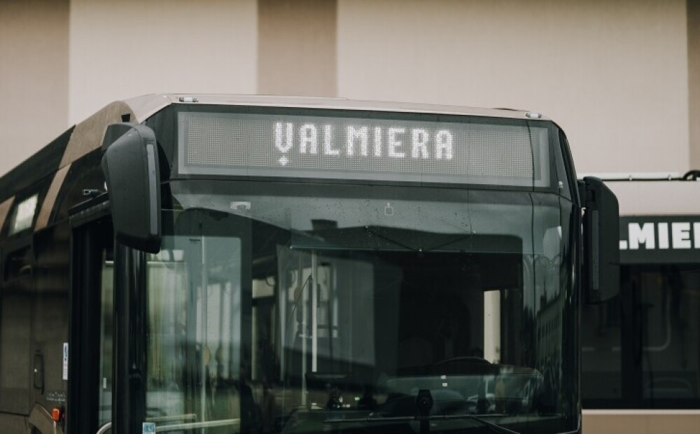 No 15. novembra Valmieras pilsētas autobusos atsevišķām sabiedrības grupām piemēros biļešu atlaides