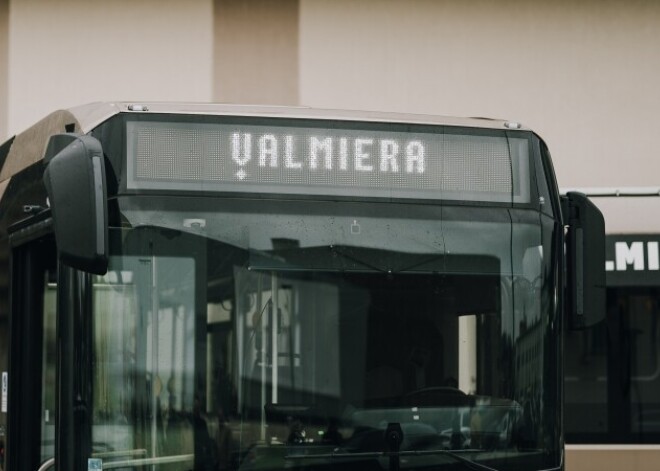 No 15. novembra Valmieras pilsētas autobusos atsevišķām sabiedrības grupām piemēros biļešu atlaides