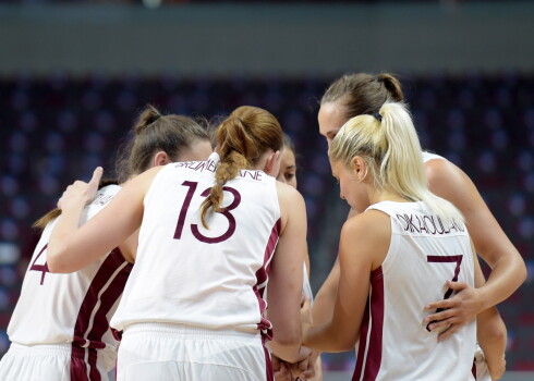 Latvijas basketbolistes Eiropas čempionāta kvalifikācijas turnīra mačā izcīna uzvaru pār Zviedriju