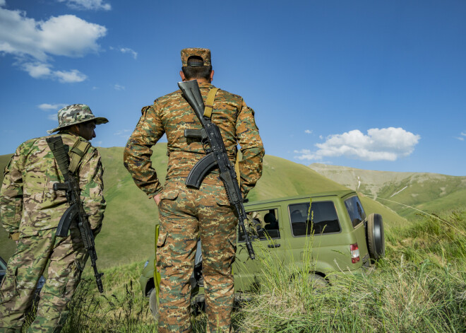 Uz Armēnijas-Azerbaidžānas robežas izcēlusies apšaude; valstis apsūdz viena otru uguns atklāšanā