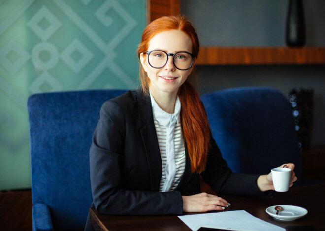 Ko biznesa sievietes vēlas pateikt, nēsājot vīrišķīgu apģērbu