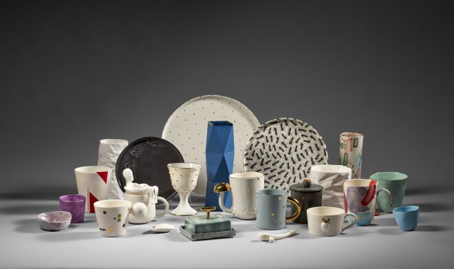 Rīgas Porcelāna muzejā atklāta izstāde “Testējot mūsdienas II”, kas pierāda, ka Latvijā porcelāna māksla pastāv arī vairāk nekā 20 gadu pēc Rīgas Porcelāna fabrikas bankrota.