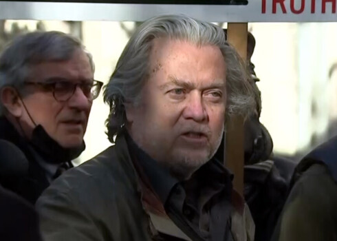 "Tie visi ir tikai trokšņi," Banons sacīja par apsūdzībām.