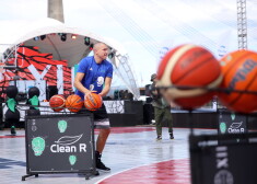 3x3 basketbolists, Tokijas olimpisko spēļu čempions Edgars Krūmiņš ar saviem sasniegumiem ieguvis Jelgavas domes Goda zīmi.