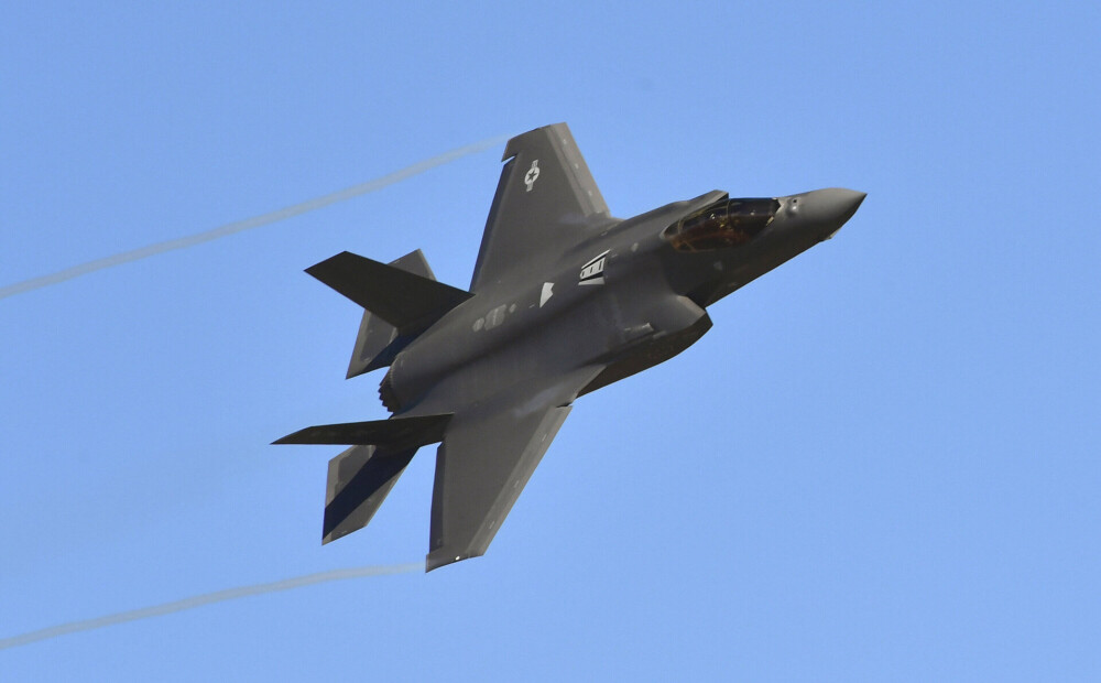 Šveices parlamenta komiteja pārbaudīs valdības lēmumu iegādāties 36 iznīcinātājus F-35A