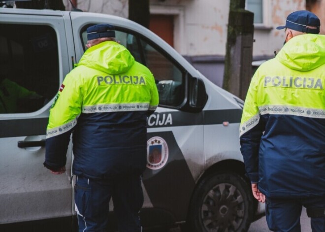 В Сигулде задержана сотрудница медучреждения, дарившая знакомым поддельные Covid-сертификаты