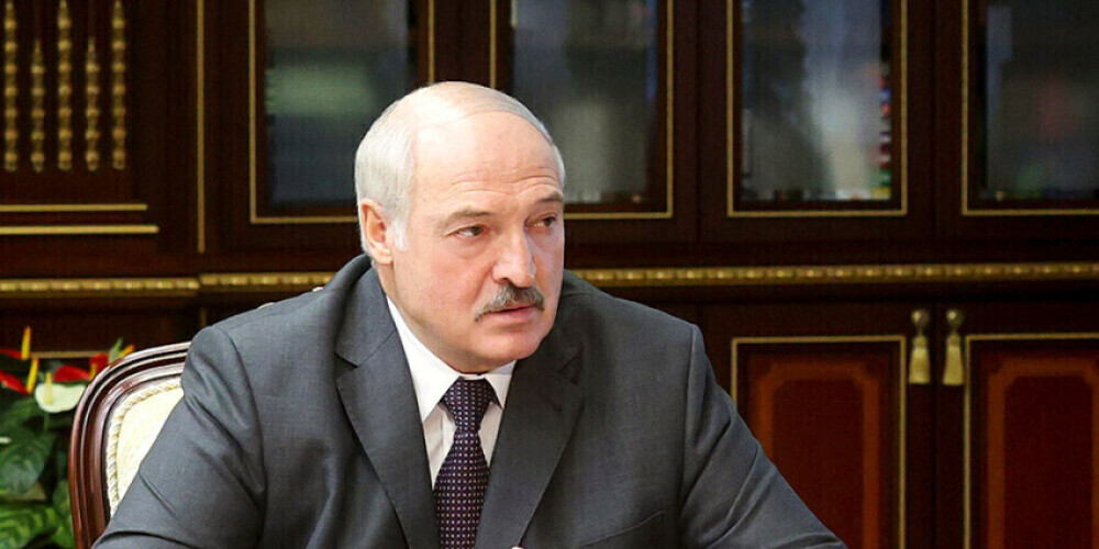 Лукашенко в интервью BBC признал, что кто-то помог мигрантам перейти границу с Польшей; разбираться он не будет