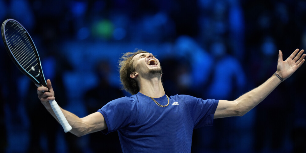 Zverevs sezonas noslēguma turnīra finālā uzvar Medvedevu