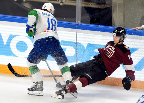 Šajā sezonā Ošenieks neaizvadīja nevienu spēli KHL čempionātā.