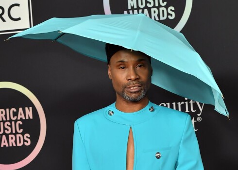 Шляпа-зонтик и парад голых платьев на церемонии American Music Awards