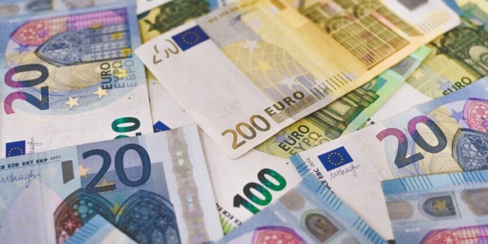 Сейм принял бюджет на 2022 год, предусматривающий расходы в размере 12,4 млрд евро