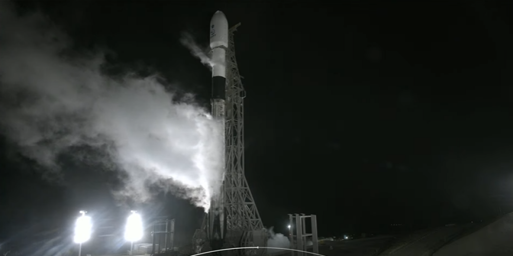 SpaceX запустила в космос корабль с целью разбить его об астероид