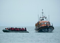 Lamanšā nogrimstot laivai, gājuši bojā 27 migranti