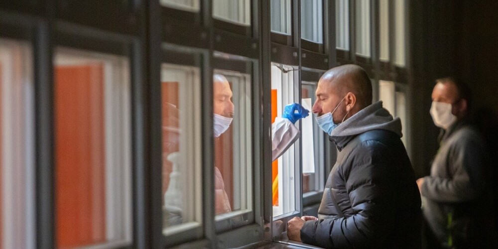 Число новых случаев инфицирования Coivd-19 в сутки достигло максимума: в Словакии введен жесткий локдаун