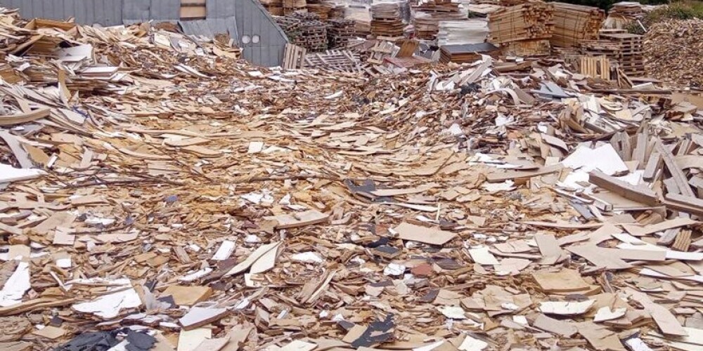 Latvijā no Lietuvas nelikumīgi ievestas 4200 tonnas atkritumu