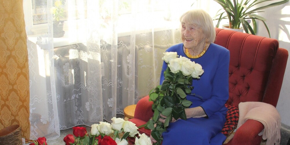 Вот так юбилей! Жительница Латвии Мирдза Крупинская отметила свое 100-летие