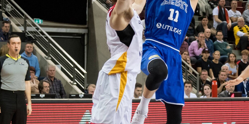 Igaunijas basketbola izlase ir komanda, kas pārstāv Igauniju tādās starptautiskās basketbola sacensībās kā olimpiskās spēles, Pasaules čempionāts un Eiropas čempionāts. Komanda pirmoreiz starptautiskā turnīrā startēja 1936. gada vasaras olimpiskajās spēlēs, ierindojoties 15. vietā. Igaunija sešas reizes piedalījusies Eiropas čempionātā basketbolā, labākos rezultātus uzrādot 1937. un 1939. gadā, kad komanda sasniedza piekto vietu.