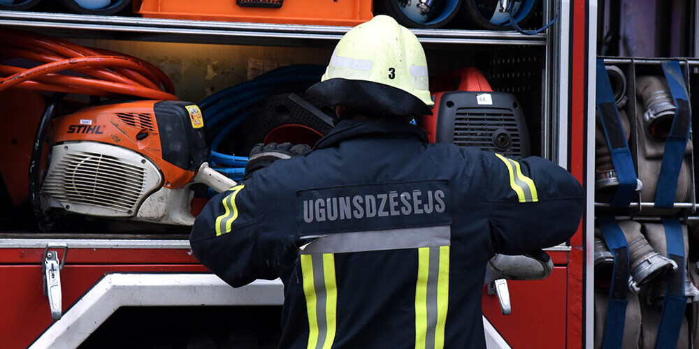 "Olainfarm" ražošanas ēkā Olainē noticis sprādziens; ugunsgrēkā cietušais un bojāgājušais