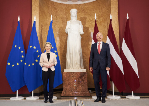 Latvijai ir garantēts ES atbalsts cīņā pret Baltkrievijas izvērsto hibrīduzbrukumu, pauž Leiena