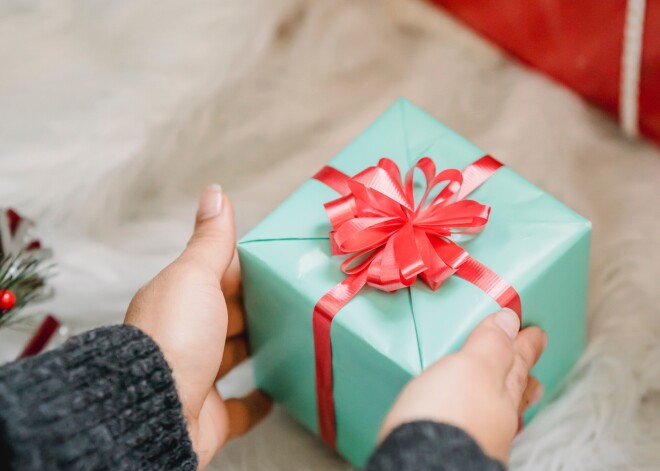 "Важны не деньги, а усилия": психолог рассказал, как выбирать подарки и какой презент может обидеть