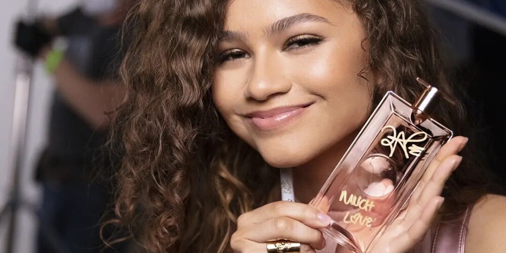 "Lancôme Idôle" par savu must-have aromātu pasludinājusi amerikāņu aktrise un dziedātāja Zendaja.