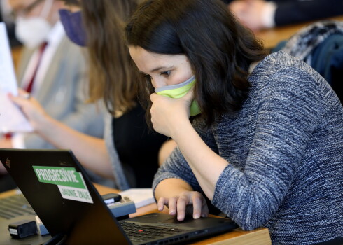 Rīgā gatavo būtiskas izmaiņas atkritumu apsaimniekošanā; sašķirotās lietas varēs vest uz veikaliem