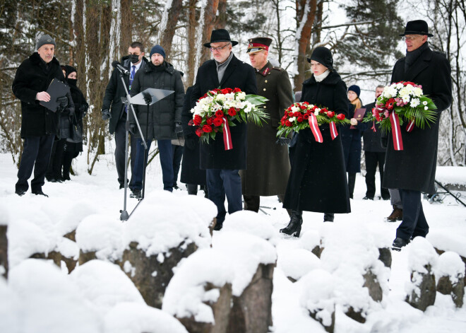 Rumbulā piemin 80 gadus kopš viena no lielākajiem holokausta noziegumiem Latvijā