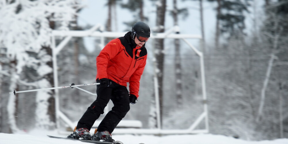 Бери сертификат, вставай на лыжи! В эти выходные на трассах Латвии начинается лыжный сезон